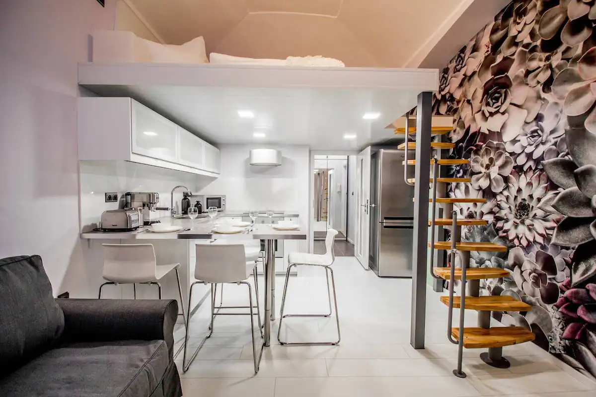 Renovated studio in Žižkov with mezzanine conversion